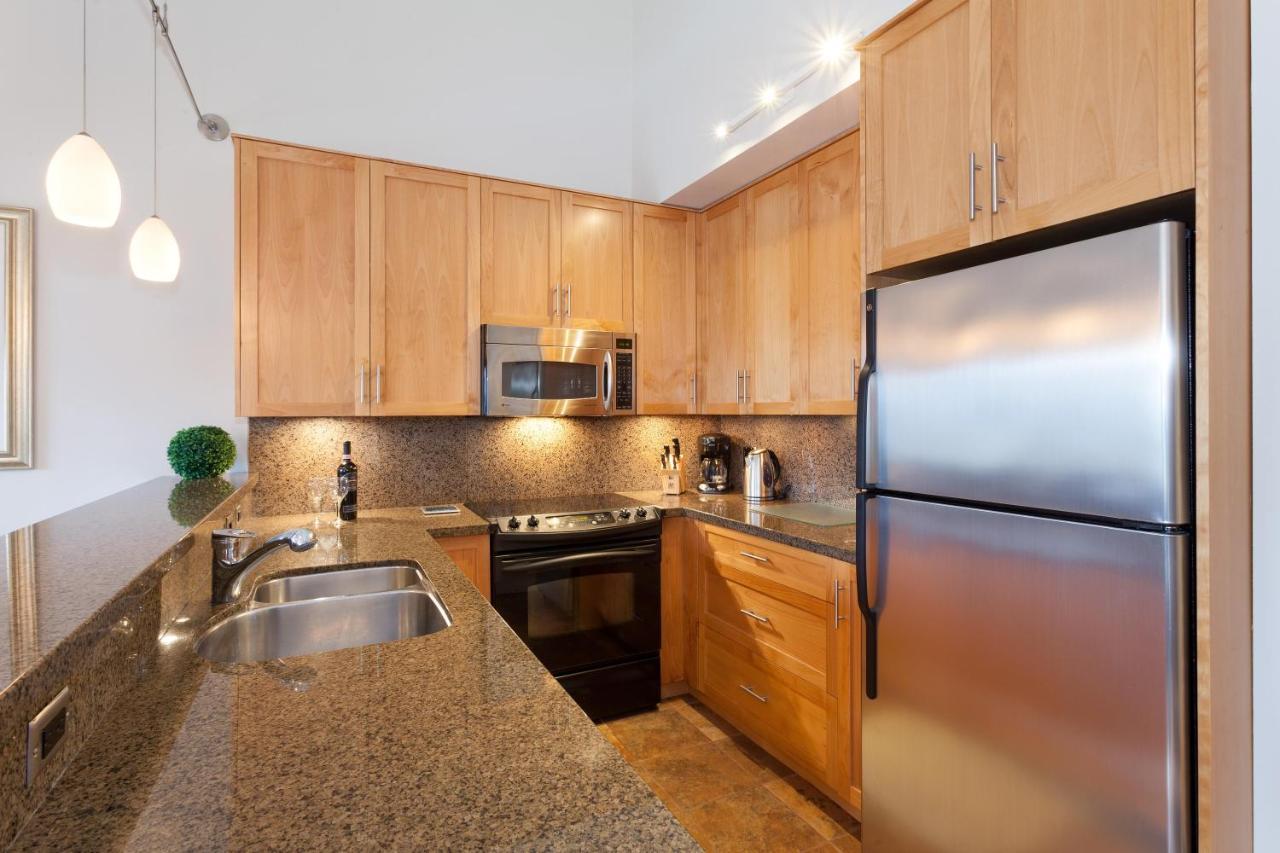 Casa de férias Painted Cliff 11 | Dog Friendly! Ski-in Ski-out Benchlands Townhome W/ Hot Tub & Fireplace Whistler
